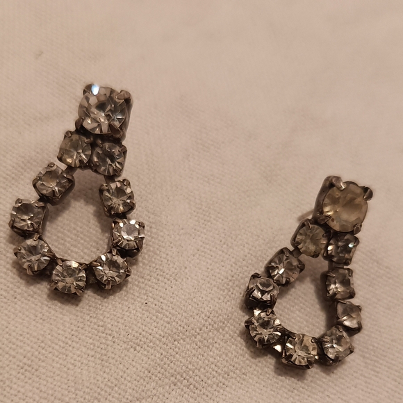 Jewelry - Elegant Silver Crystal Earrings